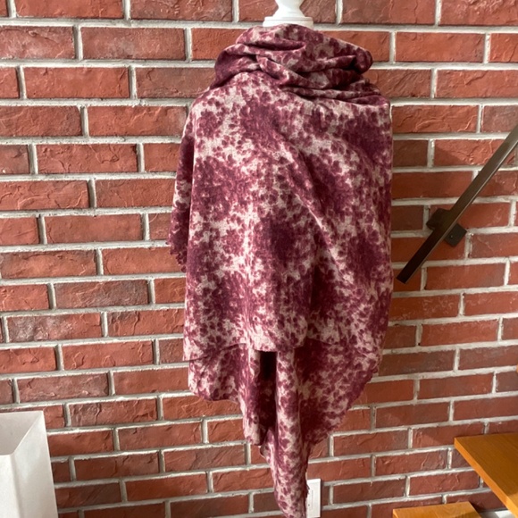 •Subtle Luxury Gemma Handmade Printed Graphic Wool Oversized Scarf Wrap … - Picture 3 of 12